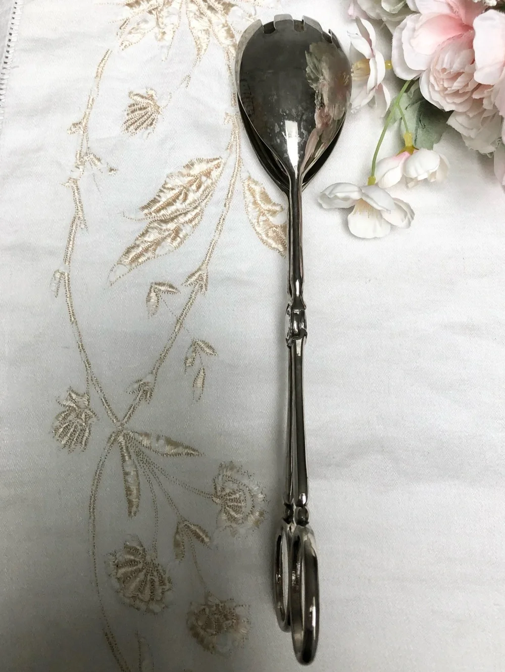 Vintage Elegant Silverplate Salad Serving One Handed Design Easy Use Tongs